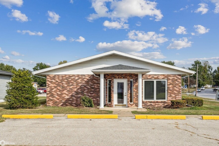 3031 Flint Hills Dr, Burlington, IA à vendre - Photo principale - Image 1 de 26