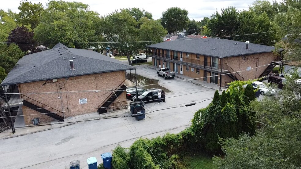 Calumet Park 52-Unit, 4 Bldg Portfolio portefeuille de 4 propriétés à vendre sur LoopNet.ca - Photo du bâtiment - Image 2 de 4
