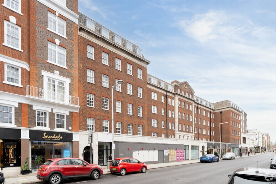 137-153C Fulham Rd, Londres à louer - Photo du bâtiment - Image 2 de 3