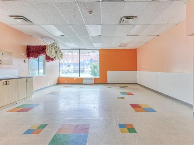 1905 Rue De Salaberry, Montréal, QC for sale - Interior Photo - Image 3 of 5
