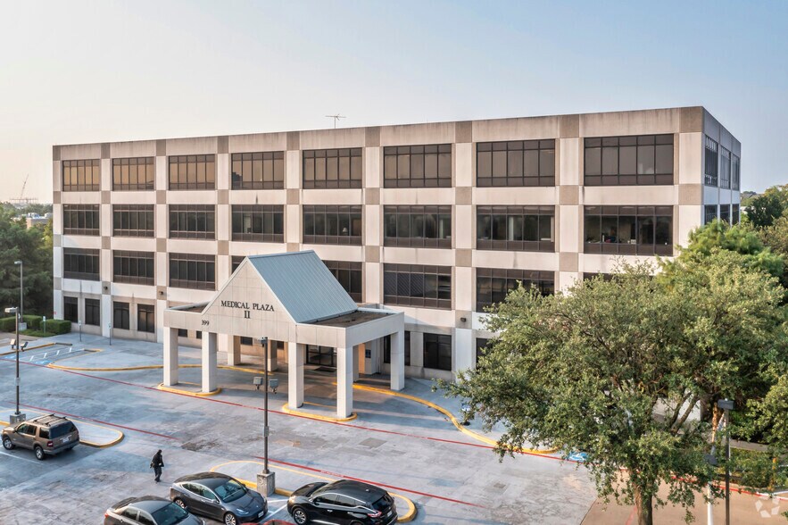 399 W Campbell Rd, Richardson, TX à louer - Photo du bâtiment - Image 2 de 13