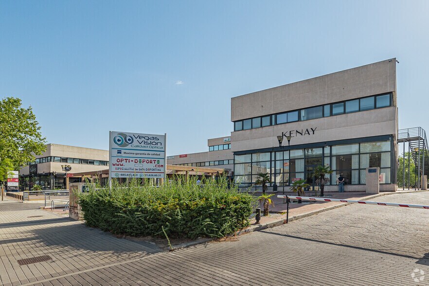 Calle Copenhague, 4-8, Las Rozas de Madrid, Madrid for lease - Primary Photo - Image 1 of 3
