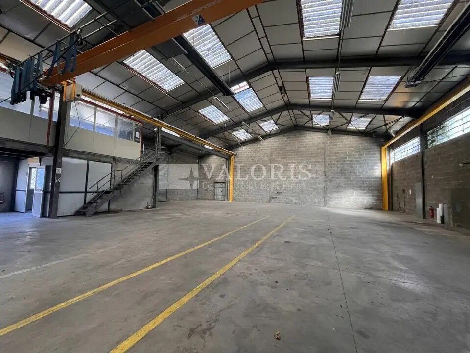 Industrial in Rillieux-la-Pape for sale Primary Photo- Image 1 of 6