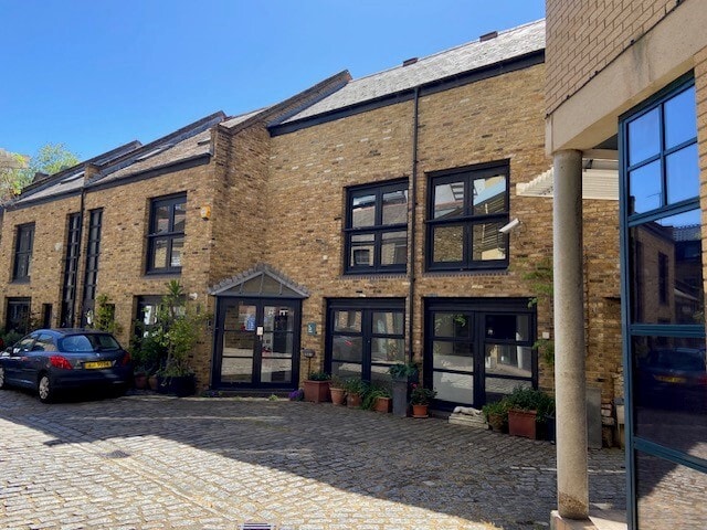37 Westminster Bridge Rd, London for lease - Building Photo - Image 2 of 9