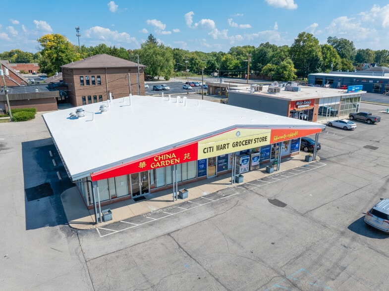 7021-7025 S Madison Ave, Indianapolis, IN à vendre - Photo du bâtiment - Image 1 de 4