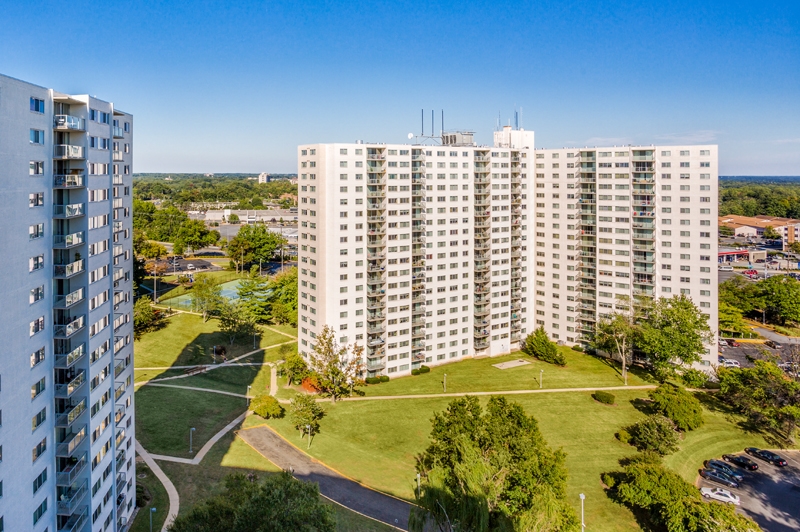 11225 Oak Leaf Dr, Silver Spring, MD à vendre - Photo principale - Image 1 de 1