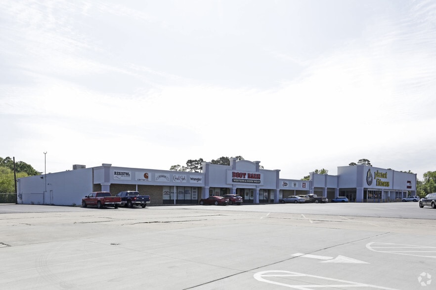 1906-1908 N Frazier St, Conroe, TX for sale - Building Photo - Image 2 of 2