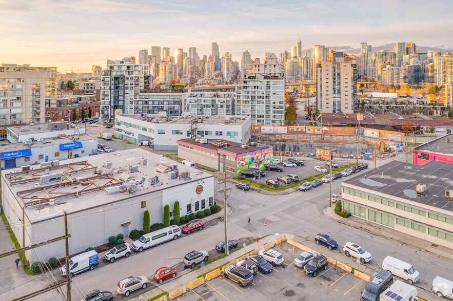325 W 4th Ave, Vancouver, BC for lease - Aerial - Image 2 of 3