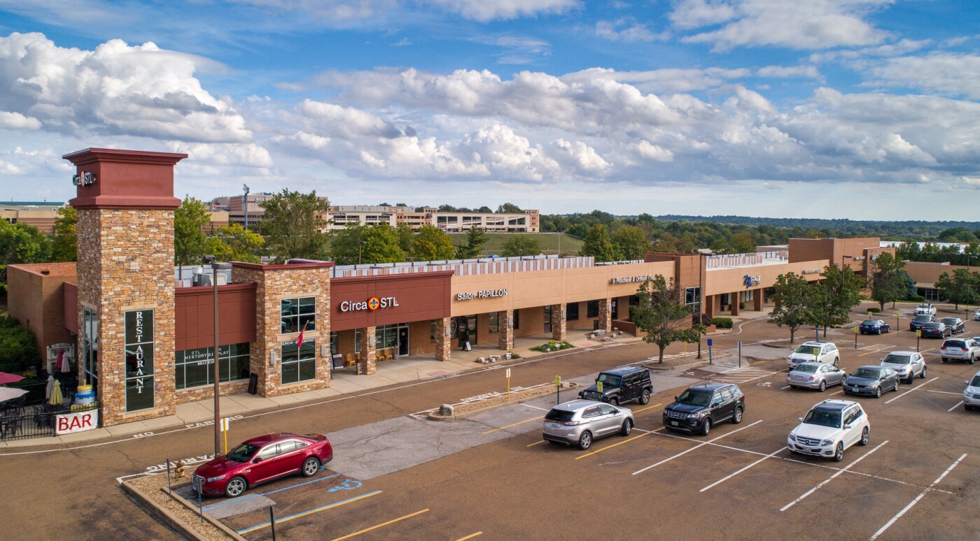 1010-1092 Old Des Peres Rd, Des Peres, MO à louer Photo principale- Image 1 de 6