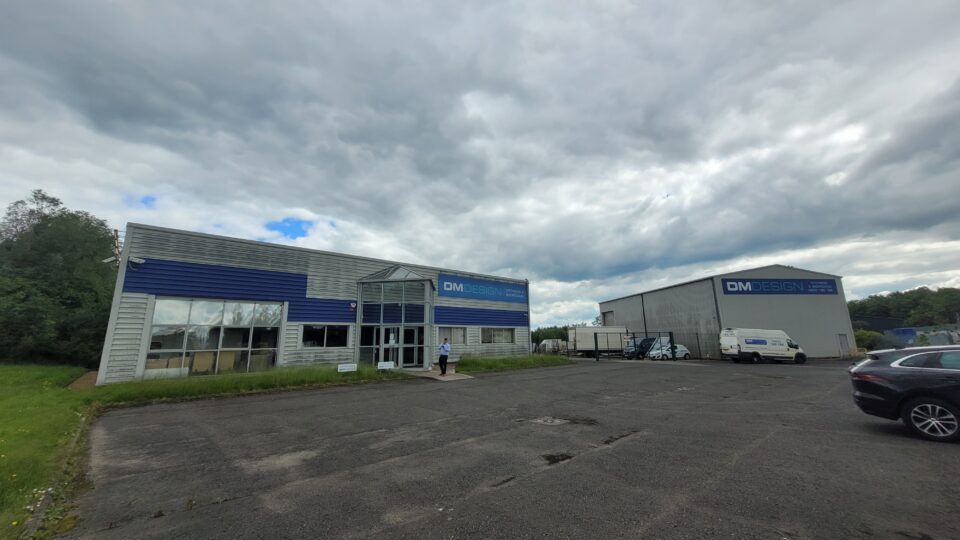 Four Industrial buildings portefeuille de 4 propriétés à vendre sur LoopNet.ca - Photo principale - Image 1 de 1