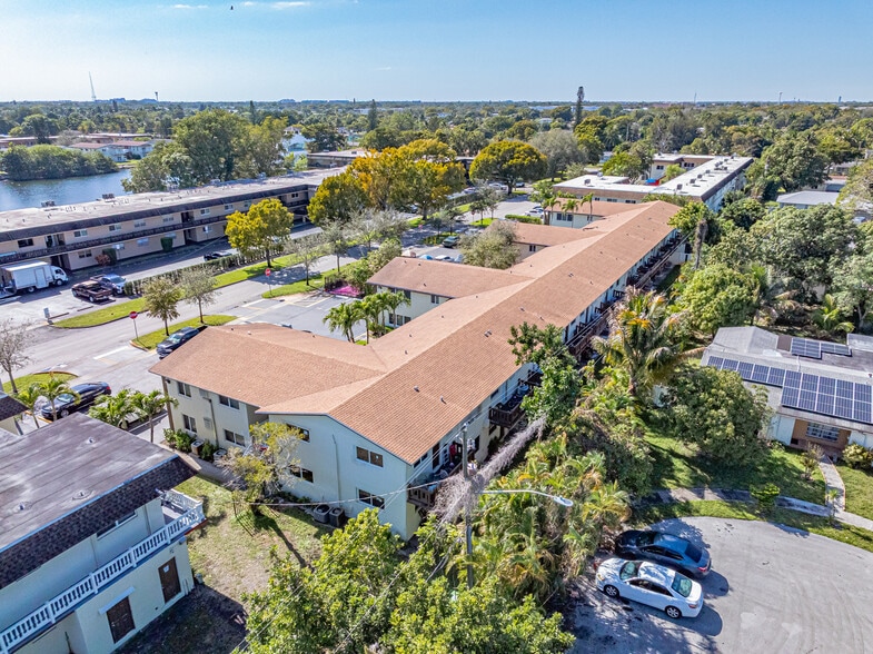 5971 NW 17th Pl, Sunrise, FL for sale - Building Photo - Image 3 of 43