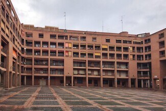 Plus de détails pour Multi-résidentiel à vendre