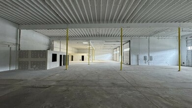 8223 N Decatur St, Portland, OR for lease Interior Photo- Image 1 of 2