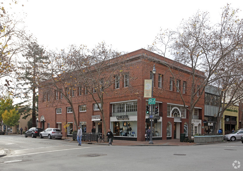 384-396 University Ave, Palo Alto, CA à louer - Photo principale - Image 1 de 3