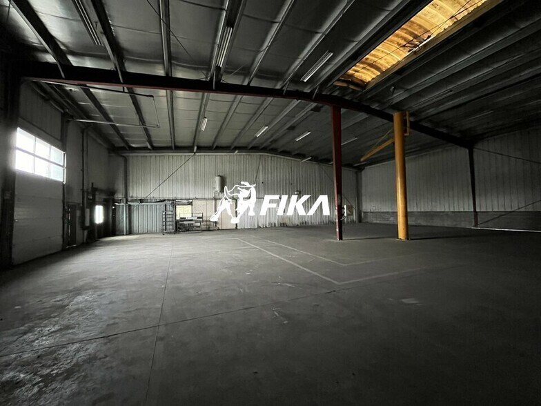 Industrial in Saint-Alban for lease - Interior Photo - Image 2 of 8