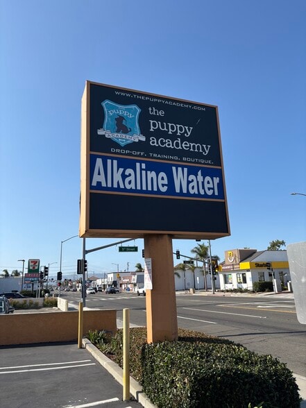 524-530 Pacific Coast Hwy, Hermosa Beach, CA for lease - Building Photo - Image 3 of 3