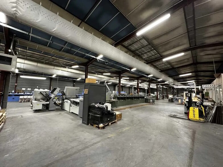 Local d'activités dans Bron à vendre - Photo intérieure - Image 2 de 4