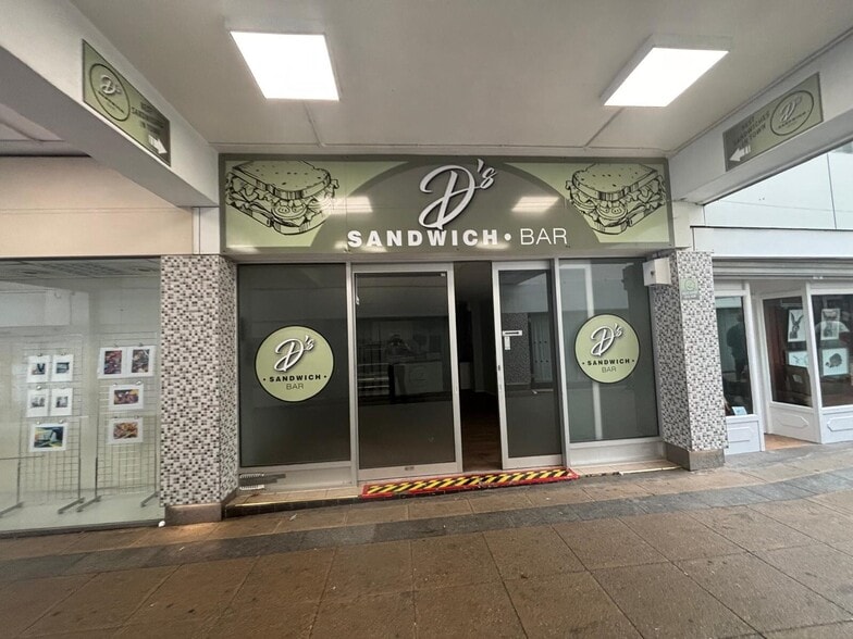 1-18 Church Arcade, Bedford for lease - Building Photo - Image 2 of 60