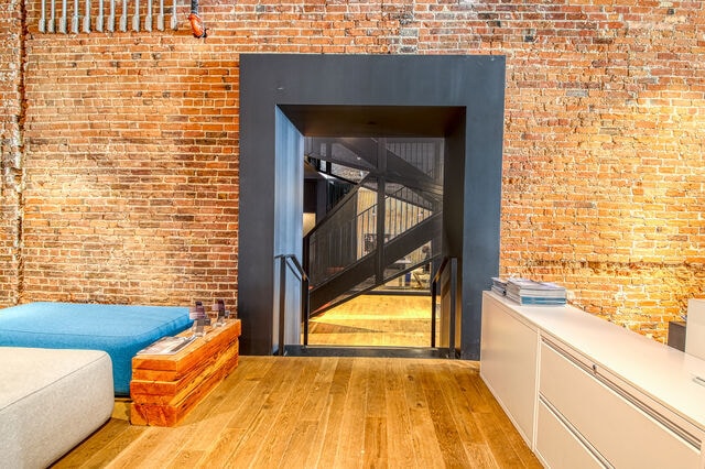 460-464 Mcgill, Montréal, QC for sale - Interior Photo - Image 3 of 18