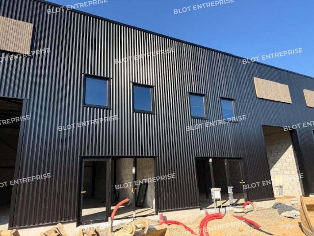 Flex in La Mézière for lease Building Photo- Image 1 of 7