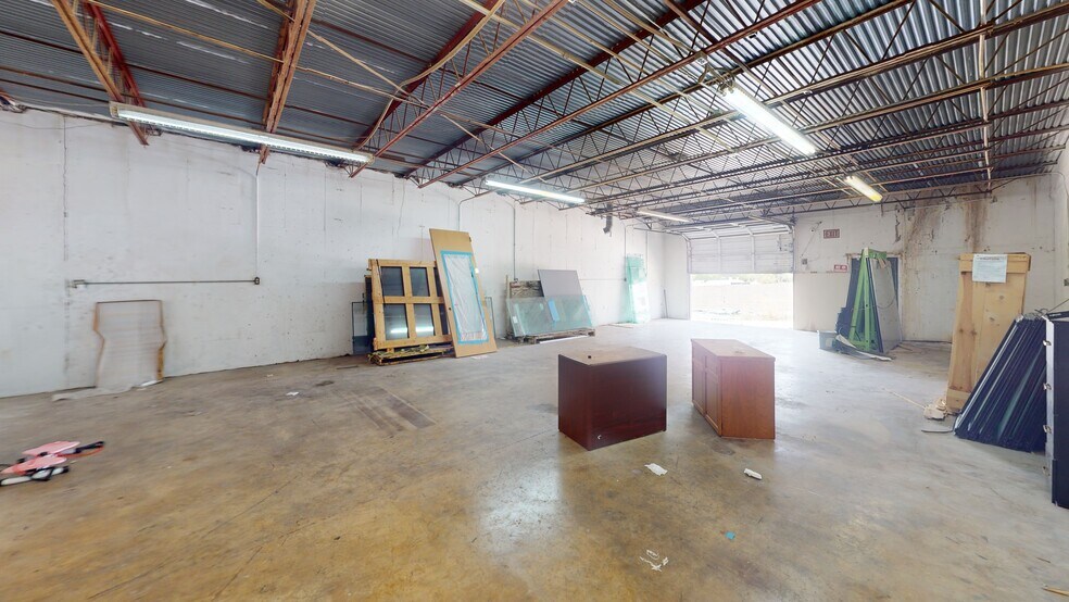 10919-10927 Iota Dr, San Antonio, TX à louer - Photo du bâtiment - Image 3 de 11