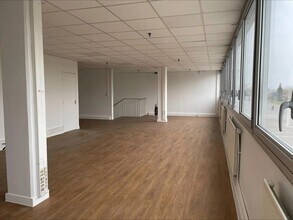 Industrial in Herblay-sur-Seine for lease Interior Photo- Image 1 of 9