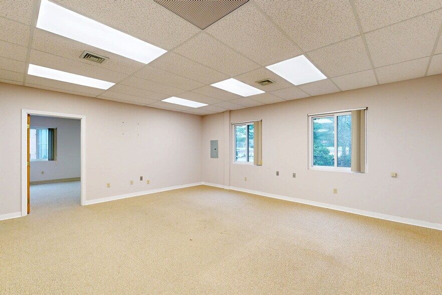 458 Boston St, Topsfield, MA à louer - Numérisation 3D de Matterport - Image 3 de 19