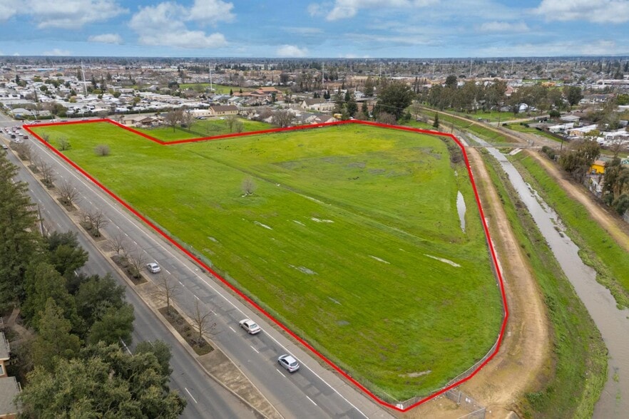 6451 Elder Creek Rd, Sacramento, CA for sale - Building Photo - Image 3 of 7