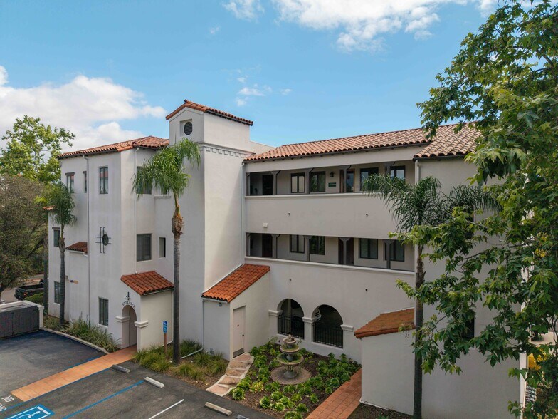 504 W Pueblo St, Santa Barbara, CA à vendre - Photo du bâtiment - Image 2 de 30