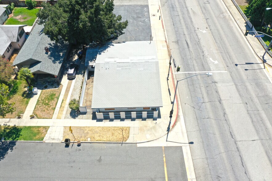 1192 Garey Ave, Pomona, CA à vendre - Aérien - Image 1 de 23