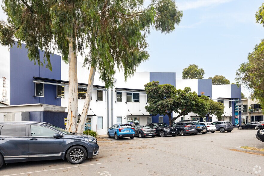 21 Hall Street, Port Melbourne for sale - Building Photo - Image 2 of 5