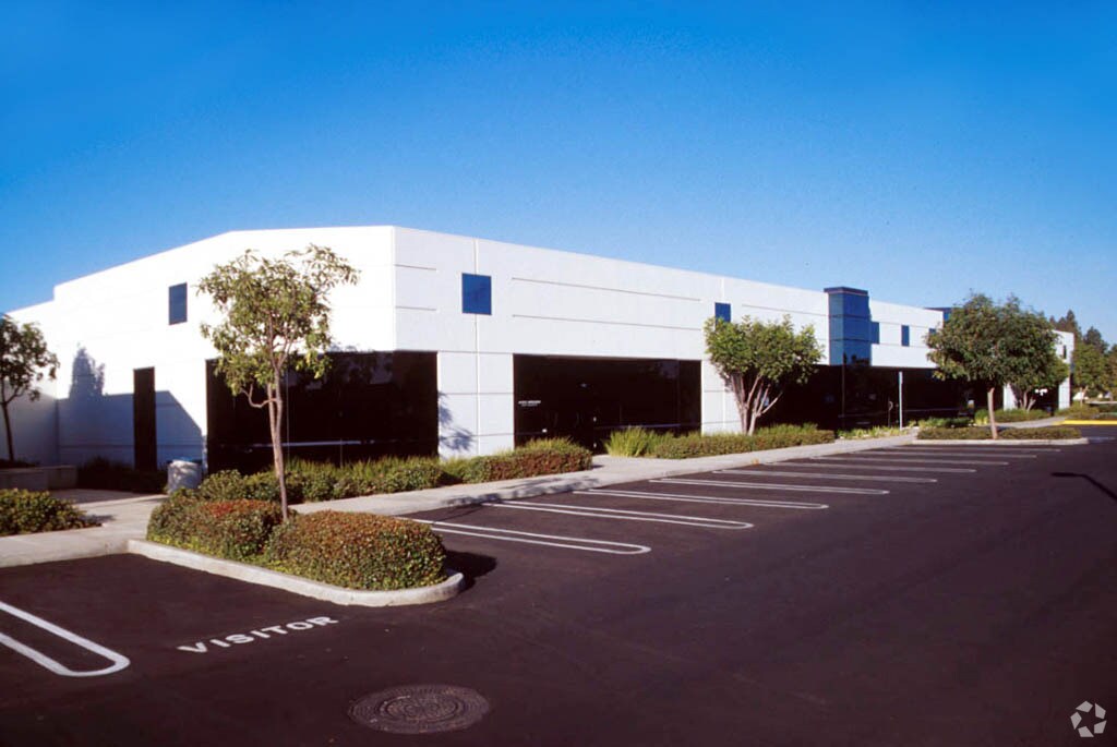 2262 Rutherford Rd, Carlsbad, CA for lease Building Photo- Image 1 of 4