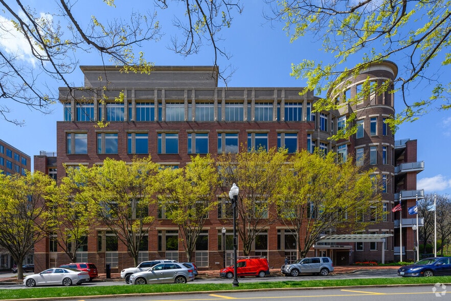 2000 Duke St, Alexandria, VA for sale - Building Photo - Image 2 of 20