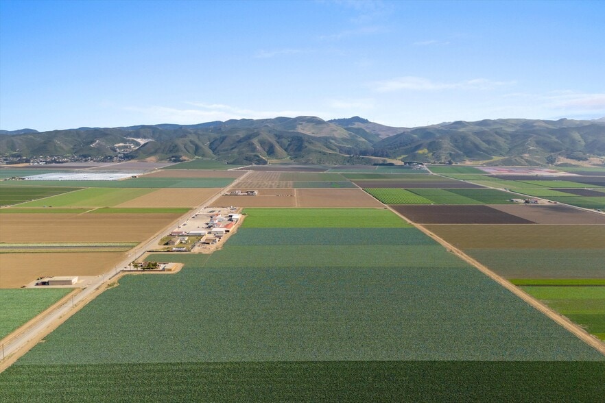 901 Floradale Ave, Lompoc, CA for sale - Aerial - Image 3 of 27