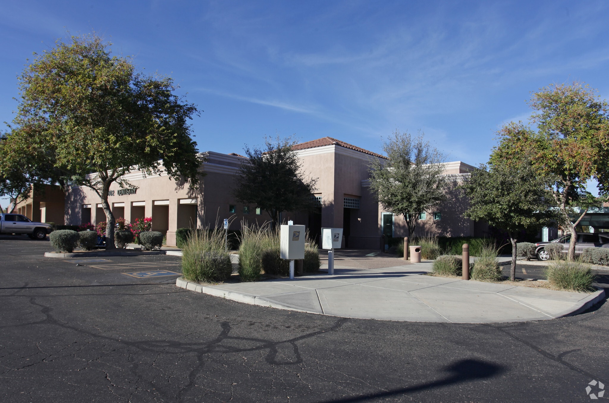 13802 W Camino Del Sol, Sun City, AZ for lease Primary Photo- Image 1 of 8