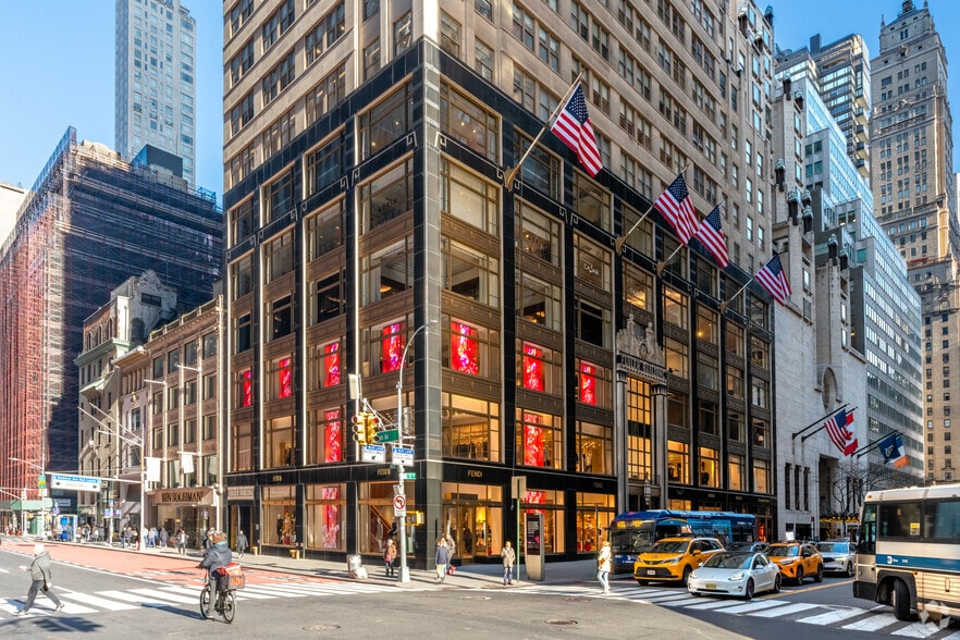 595 Madison Ave, New York, NY for lease - Building Photo - Image 3 of 14