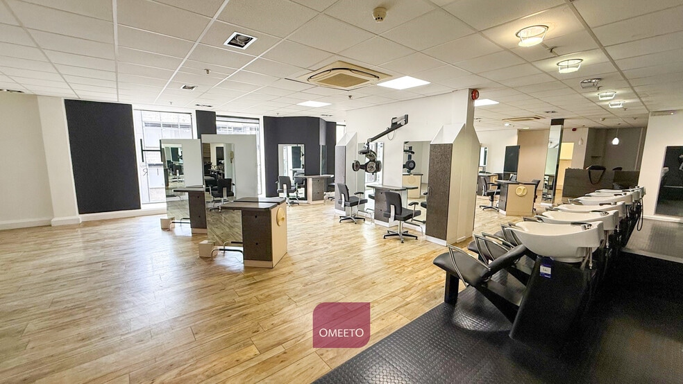 1 St. Peters Way, Derby à louer - Photo du bâtiment - Image 2 de 8