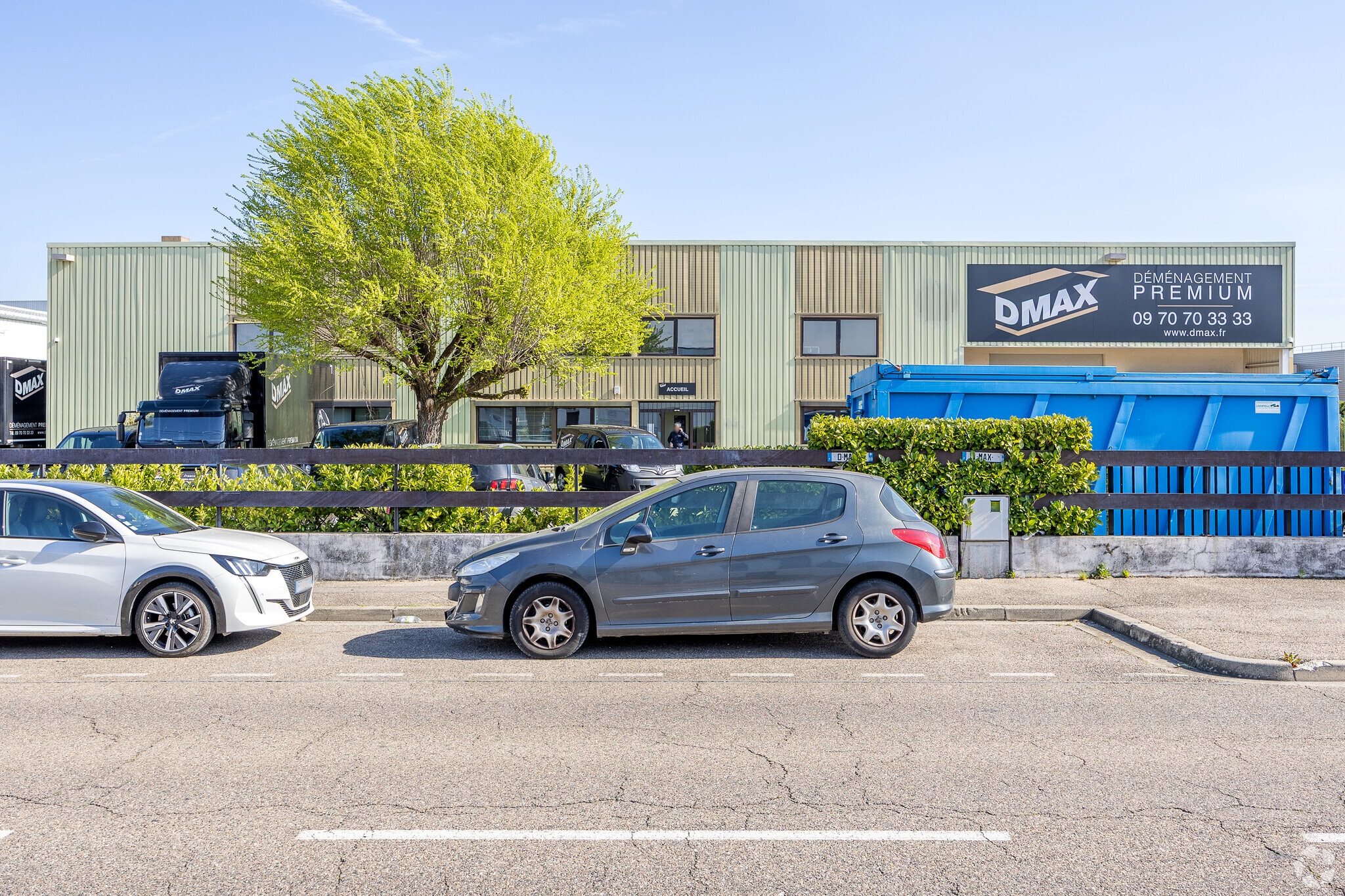 8 Rue Des Freres Lumiere, Genas for lease Primary Photo- Image 1 of 3