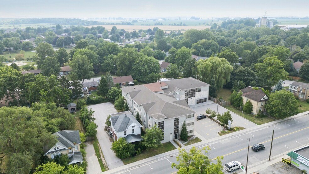 139 Main St, Lucan, ON à vendre - Photo du bâtiment - Image 1 de 1