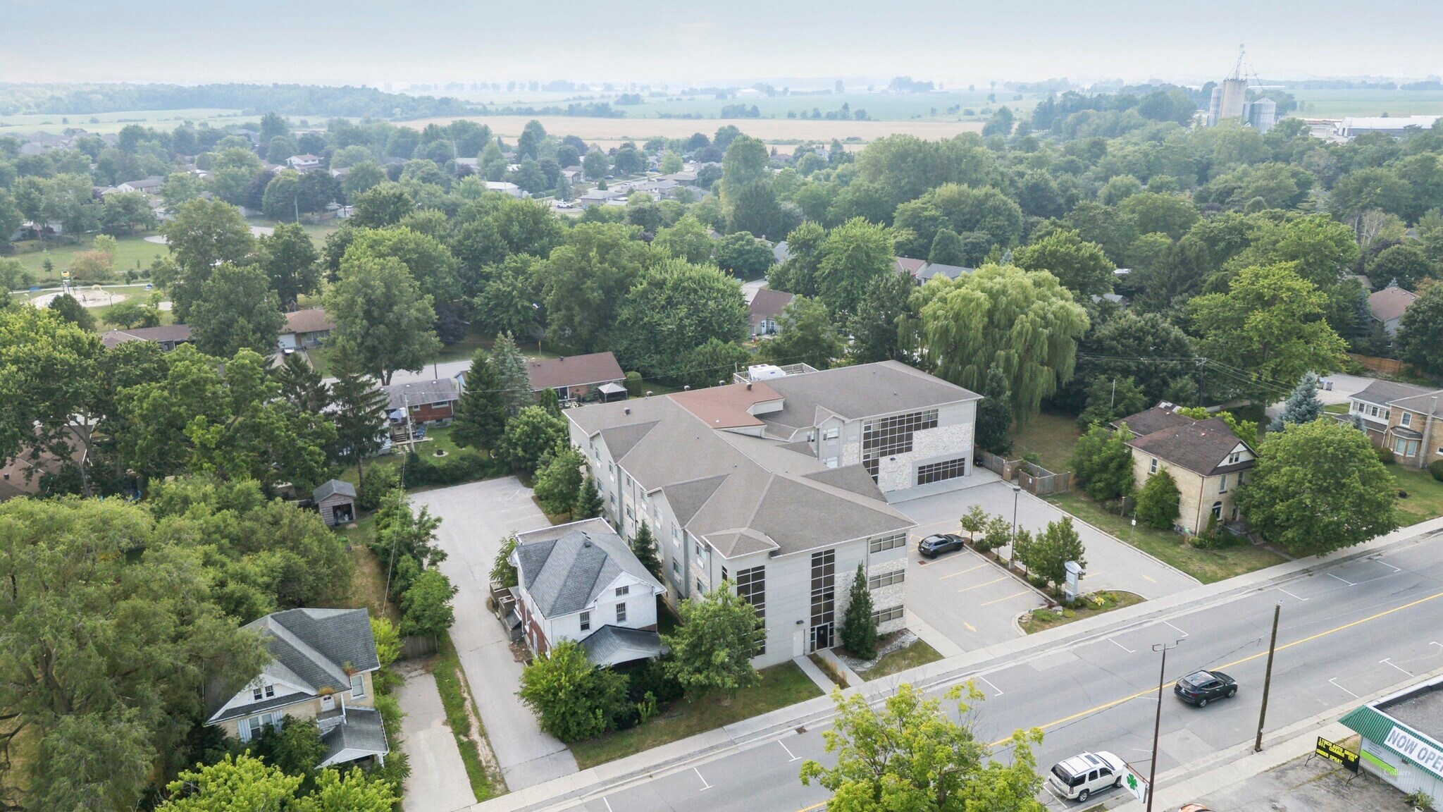 139 Main St, Lucan, ON à vendre Photo du bâtiment- Image 1 de 2