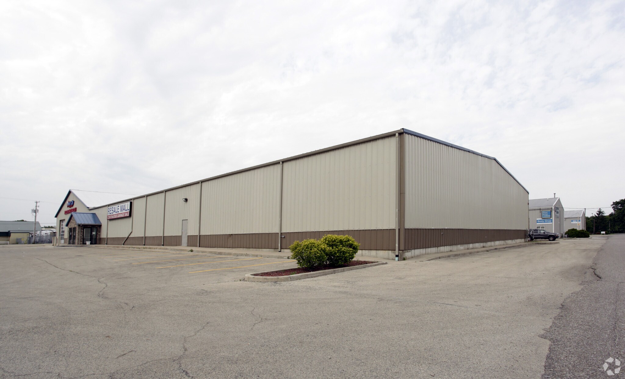 2311 S Nappanee St, Elkhart, IN for sale Primary Photo- Image 1 of 8