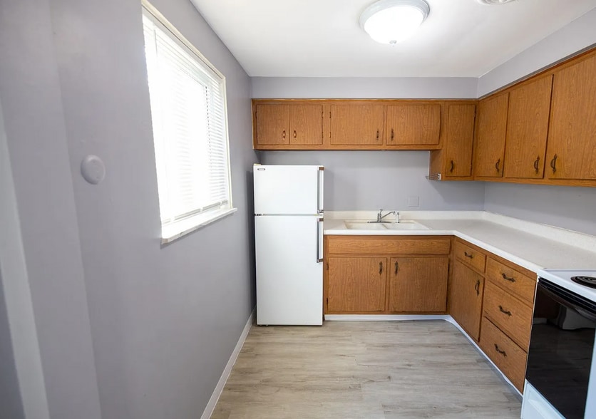 1101 Broadway St, East McKeesport, PA for sale - Building Photo - Image 3 of 8