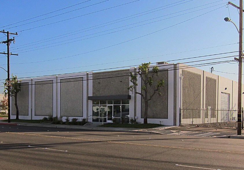 7012-7016 Motz St, Paramount, CA à louer - Photo du bâtiment - Image 2 de 5