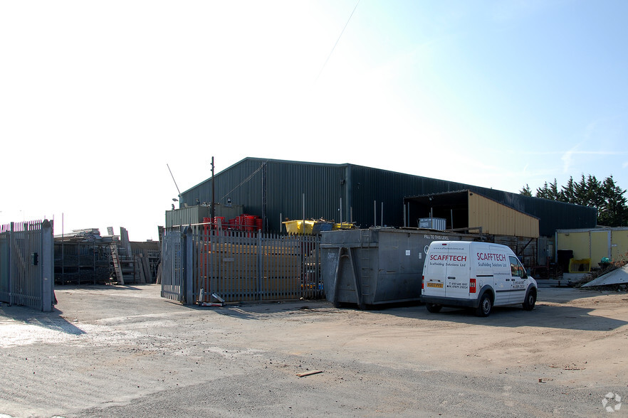 Tarran Way S, Wirral for lease - Primary Photo - Image 1 of 5