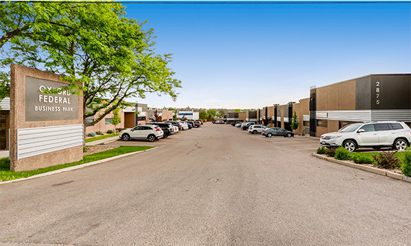 2835 W Oxford Ave, Englewood, CO for lease - Primary Photo - Image 1 of 6