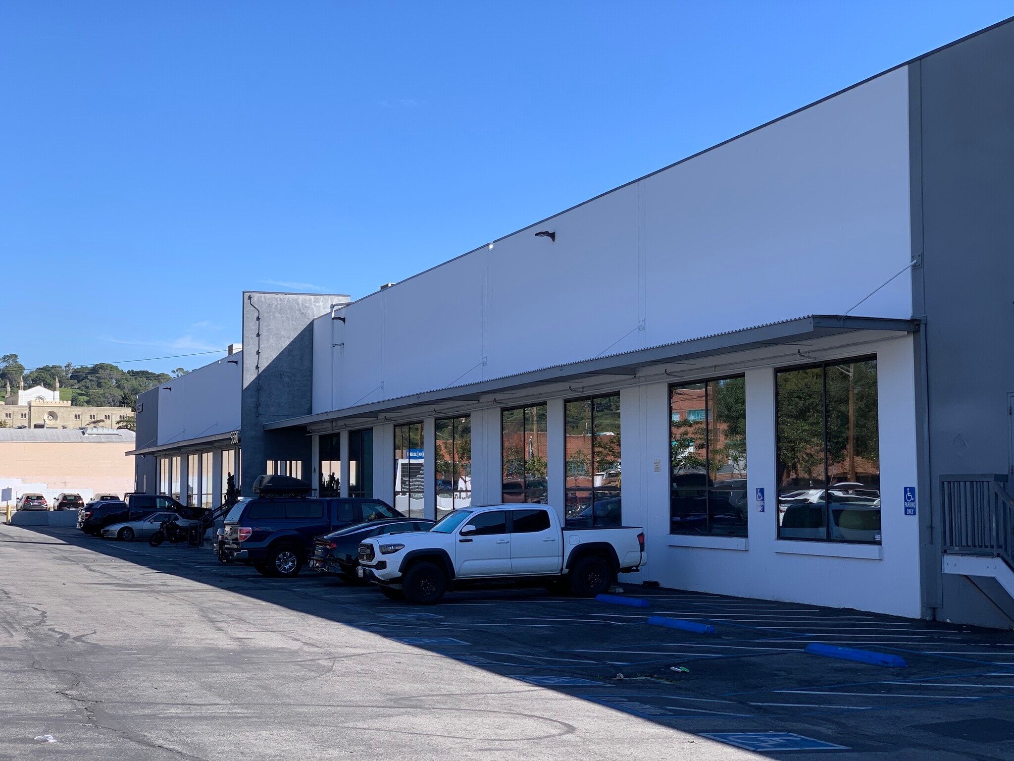 3550 Tyburn St, Los Angeles, CA for lease Building Photo- Image 1 of 14
