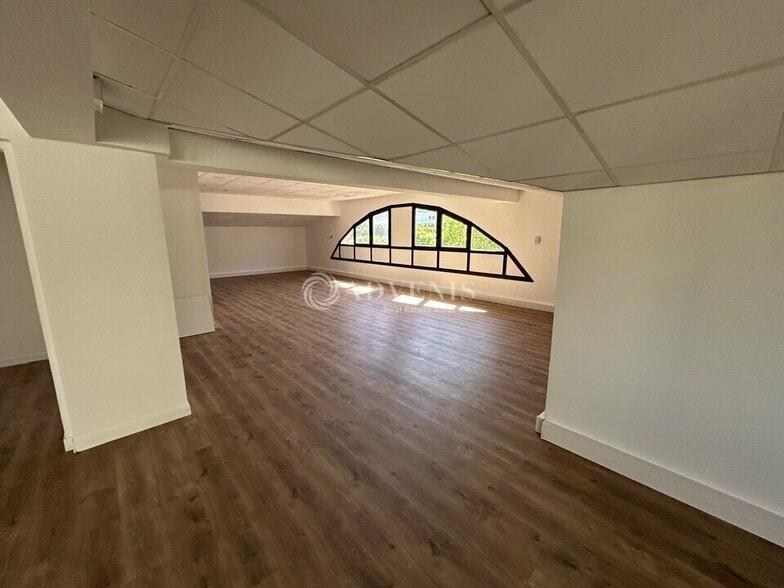 Office in Montpellier for lease - Interior Photo - Image 2 of 5