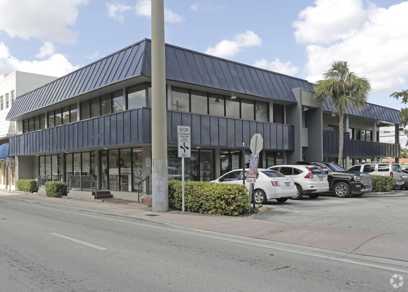 3725-3735 SW 8th St, Coral Gables, FL à louer - Photo principale - Image 1 de 18