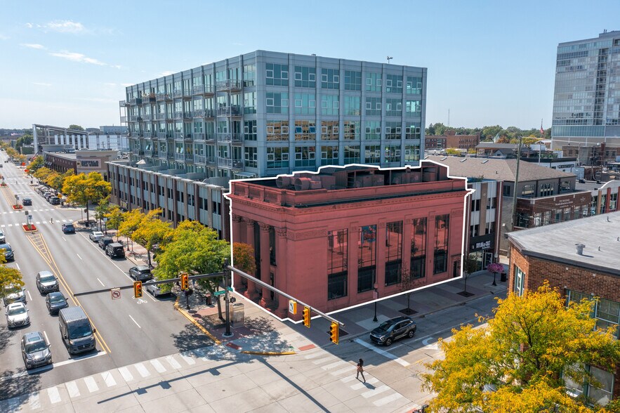 400 S Main St, Royal Oak, MI à vendre - Photo du bâtiment - Image 1 de 16