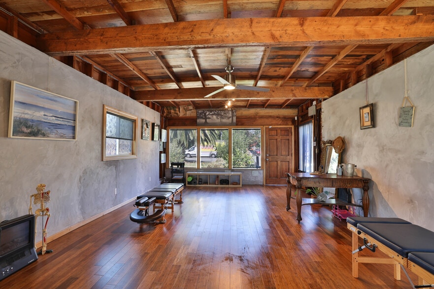 581 Victoria Ct, San Leandro, CA à vendre - Photo du bâtiment - Image 2 de 16